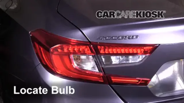 2018 Honda Accord LX 1.5L 4 Cyl. Turbo Éclairage Feu clignotant arrière (remplacer l'ampoule)